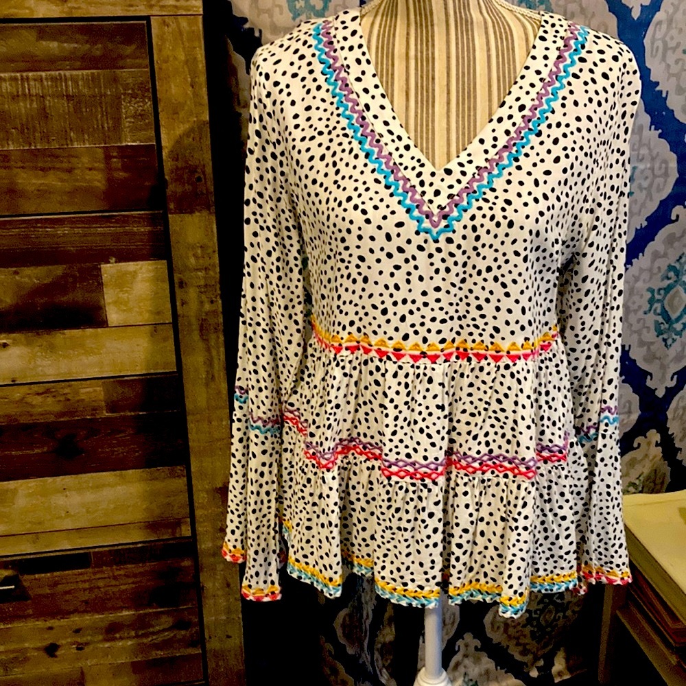 NWT Savanna Jane Boutique Dalmatian Shirt w/bright pops of color/design- Size S
